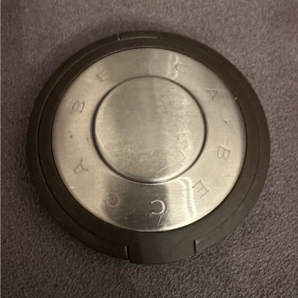 Becca Shimmering Skin Perfecter in Moonstone - Picture 4 of 4